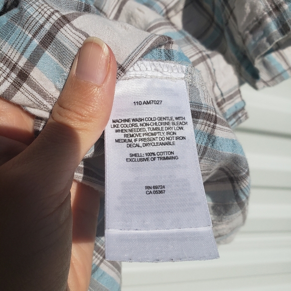 Columbia like new plaid short sleeve button down - Picture 5 of 8